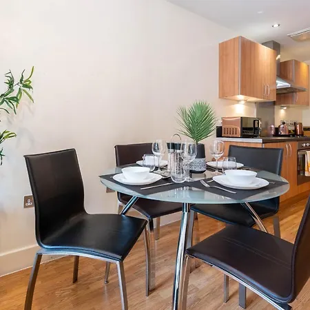 Haus Balcony L Arcadian L Secure Parking L Rated L Town Centre *